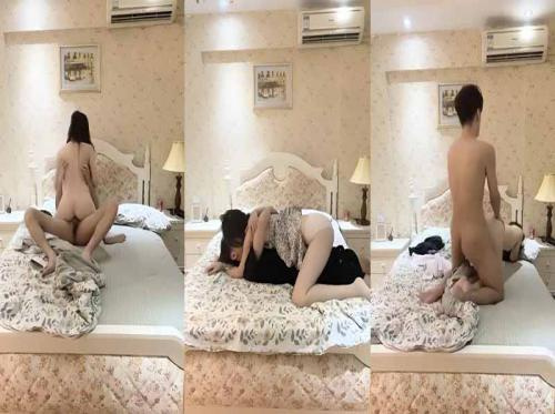 Antar saya ke hotel untuk menunggang kuda....