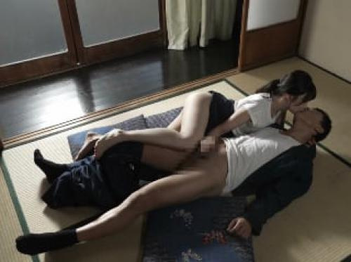 Karena dia selalu dalam perjalanan bisnis, istrinya tinggal di rumah dan berselingkuh