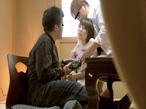 Sepupu saya bergabung dengan klub seks