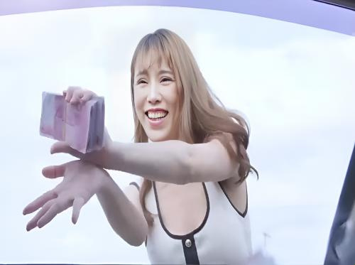 Sopir itu membeli seks dari pelanggan wanita yang berkepribadian